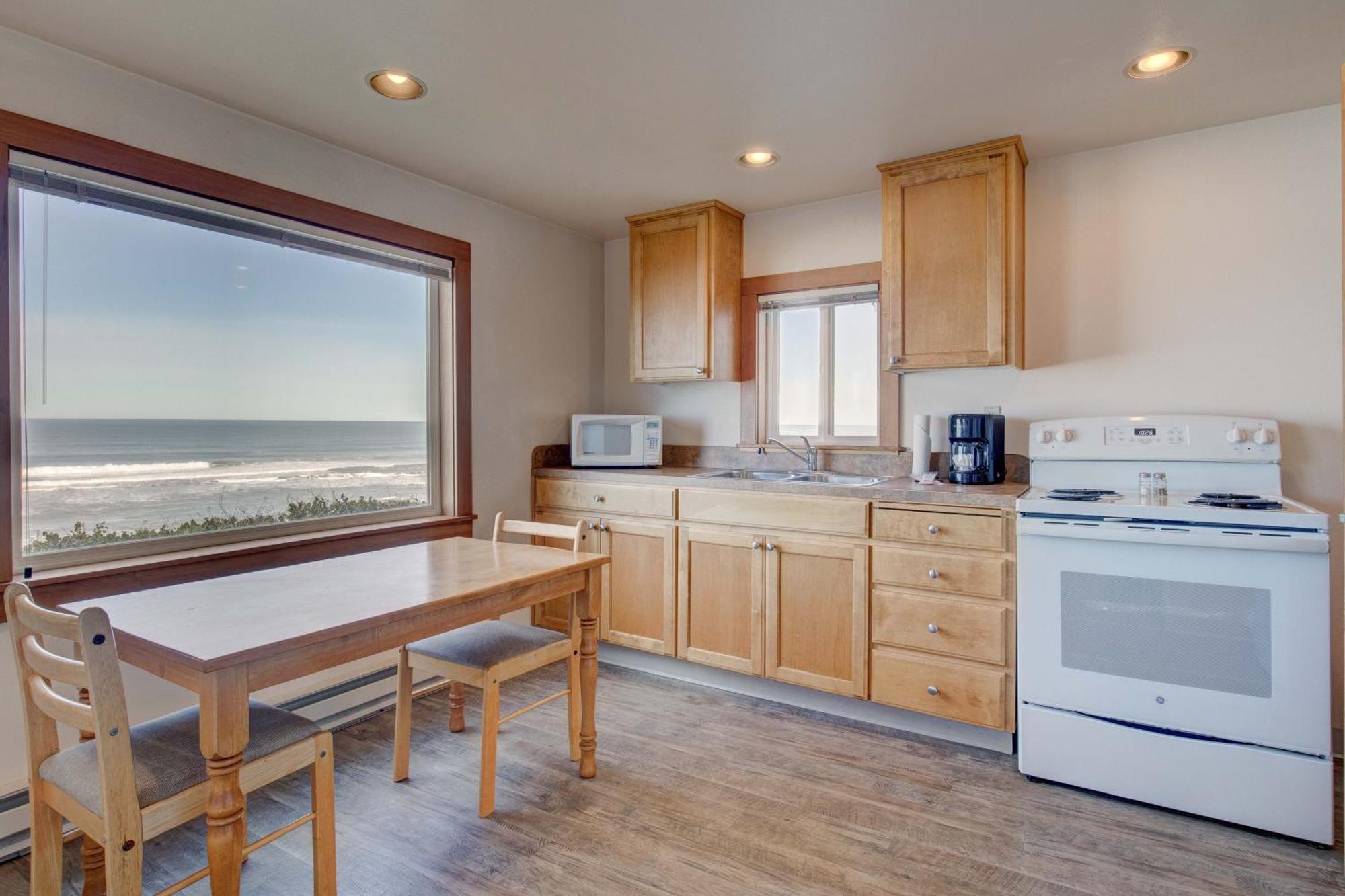Ester Lee Oceanview Inn Lincoln City Dış mekan fotoğraf